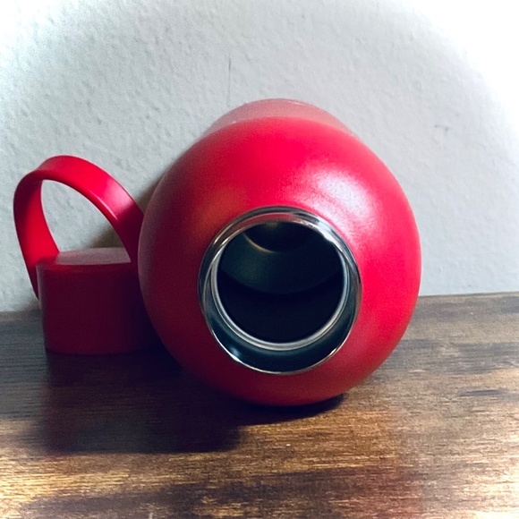 Kate Spade Water Bottle - Picture 2 of 4